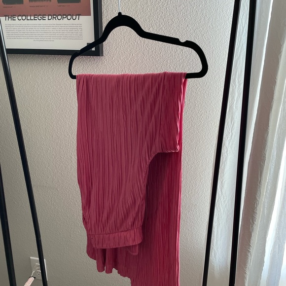 Pink Pleated Wide Leg Pants - Picture 2 of 4